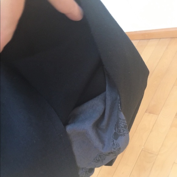 Little black dress in a European design. - Picture 7 of 13